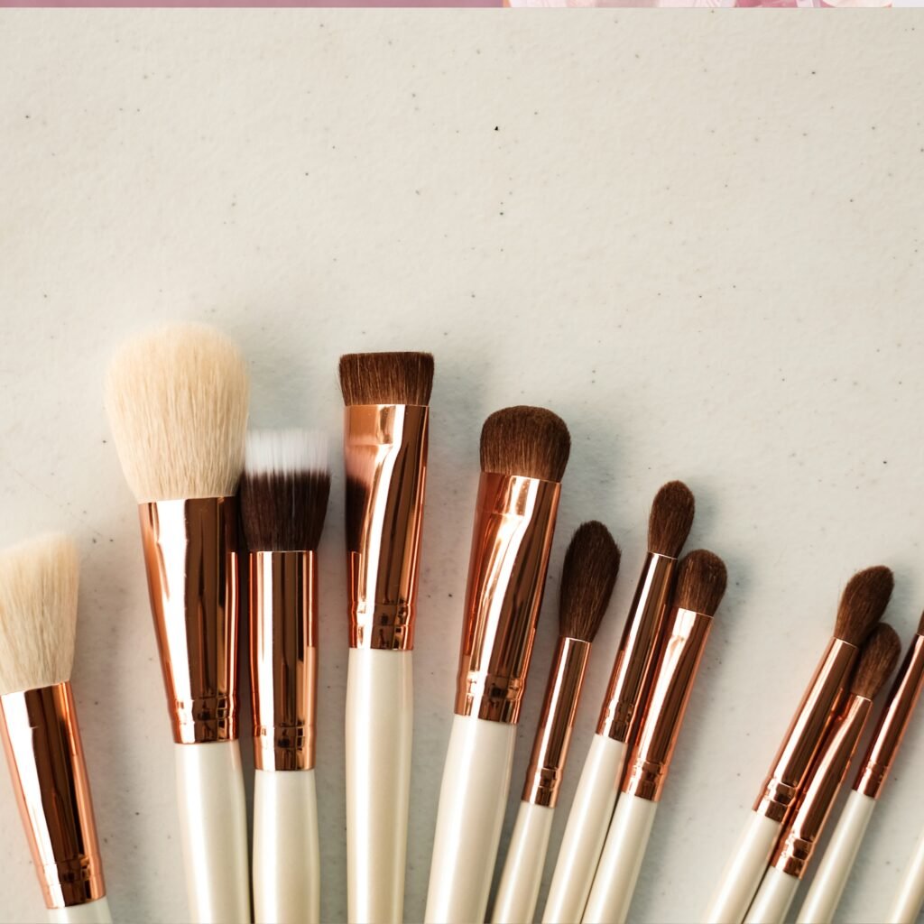 MAKEUP BRUSHES: